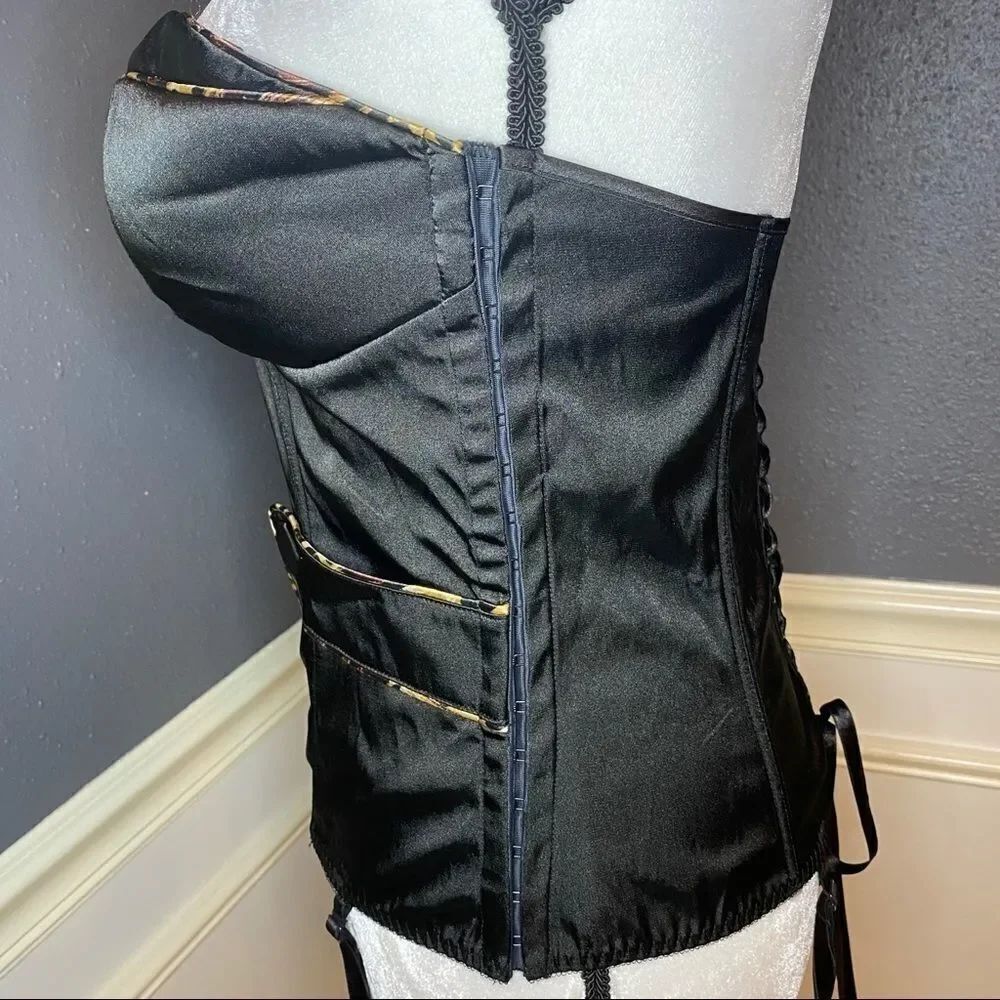 Frederick’s of Hollywood Leopard Bustier/Corset - Picture 7 of 12